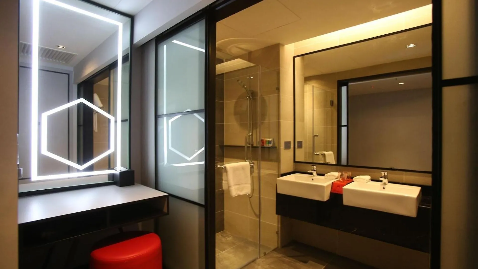 Red M101 Dang Wangi By Oak Tree Hotel Kuala Lumpur 3*,  Malaysia